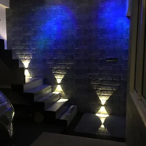 https://jenushi-homestay.kandyhotelsnow.com