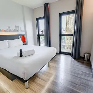Easyhotel Barcelona Fira Ξενοδοχείο